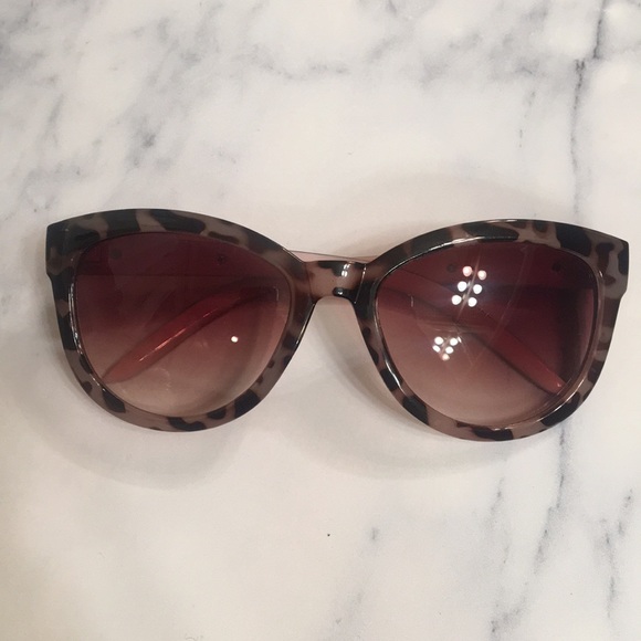 Jones New York Accessories - Jones NY animal print pink brown tint sunglasses